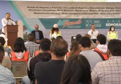 Habrá más becas y educación gratuita para estudiantes universitarios