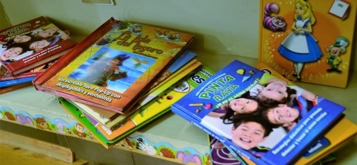 Inaugura preescolar su propia biblioteca obtenida “a base de jonrones”