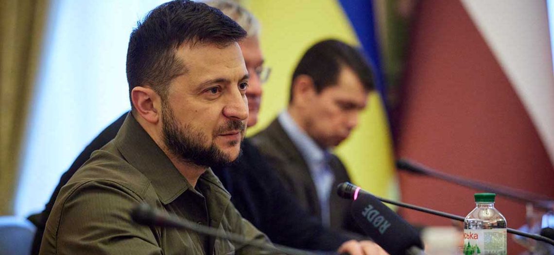Zelenski pide a la OTAN que «salve» a Ucrania y entregue ayuda militar