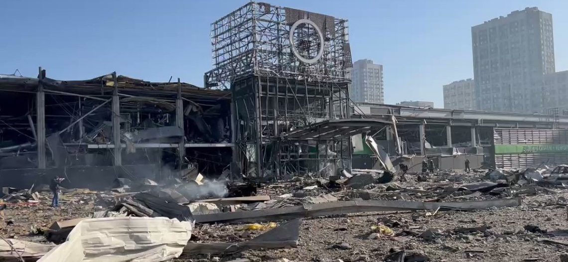 Rusia se prepara para ceder ante Ucrania; negocian alto al fuego