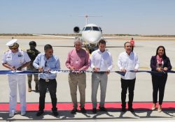 Inaugura gobernador Alfonso Durazo vuelo Tijuana-Puerto Peñasco