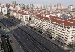 Shanghái endurece confinamiento por brote de covid-19