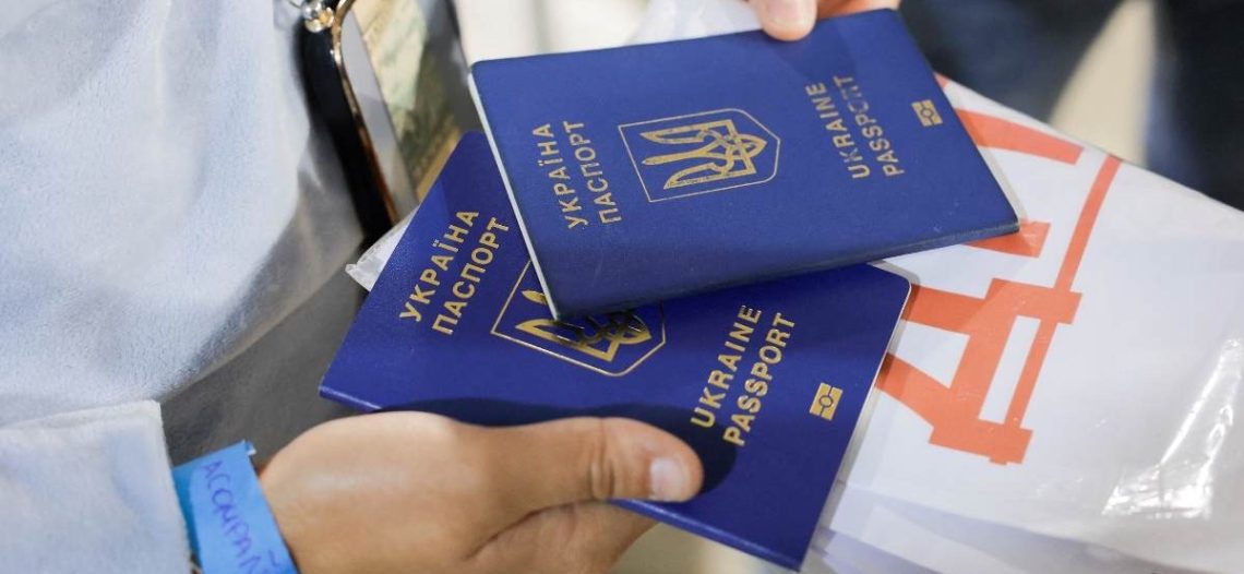 EU cierra a ucranianos frontera con México