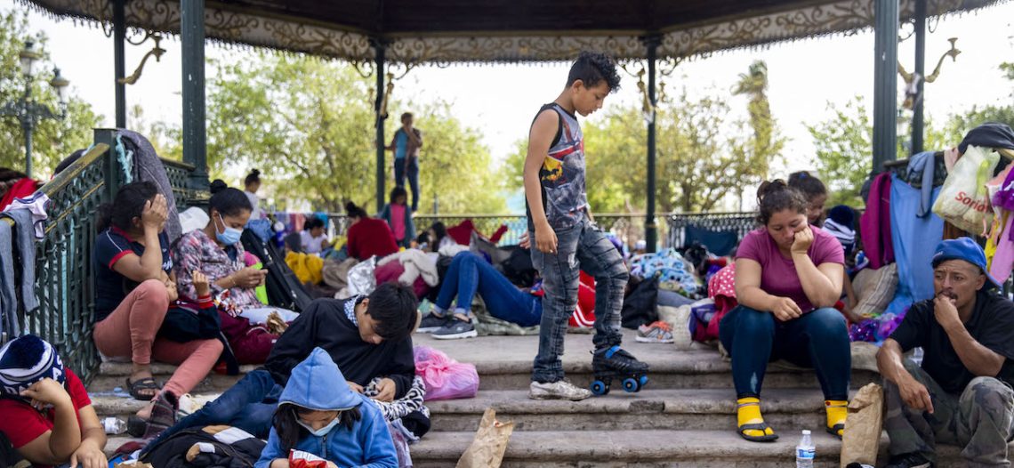 A la espera de llamado de EU, 3 mil migrantes