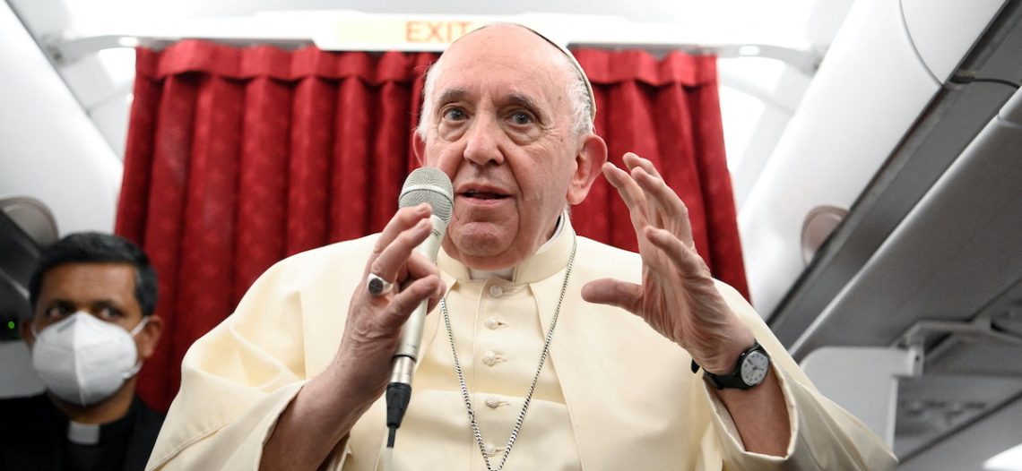 El Papa informa que está considerando un viaje a Kiev