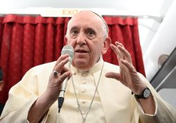 El Papa informa que está considerando un viaje a Kiev