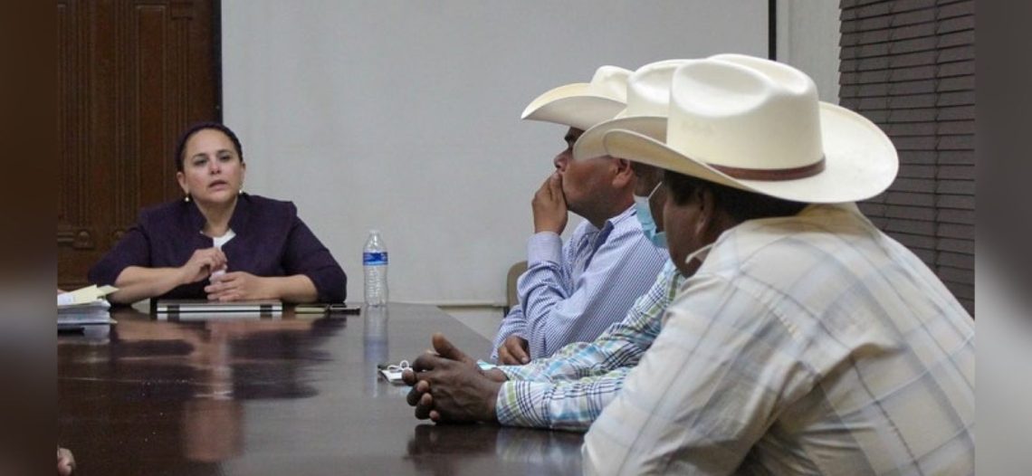 Autoridades tradicionales son atendidas por alcaldesa Karla Córdova González; logra mediación para levantar cierre de planta de rebombeo de Boca Abierta