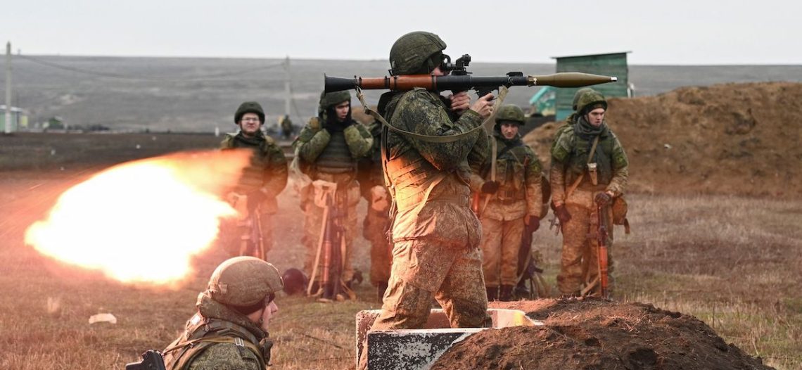Canciller ruso exige a EU y OTAN detener envío de armas a Ucrania