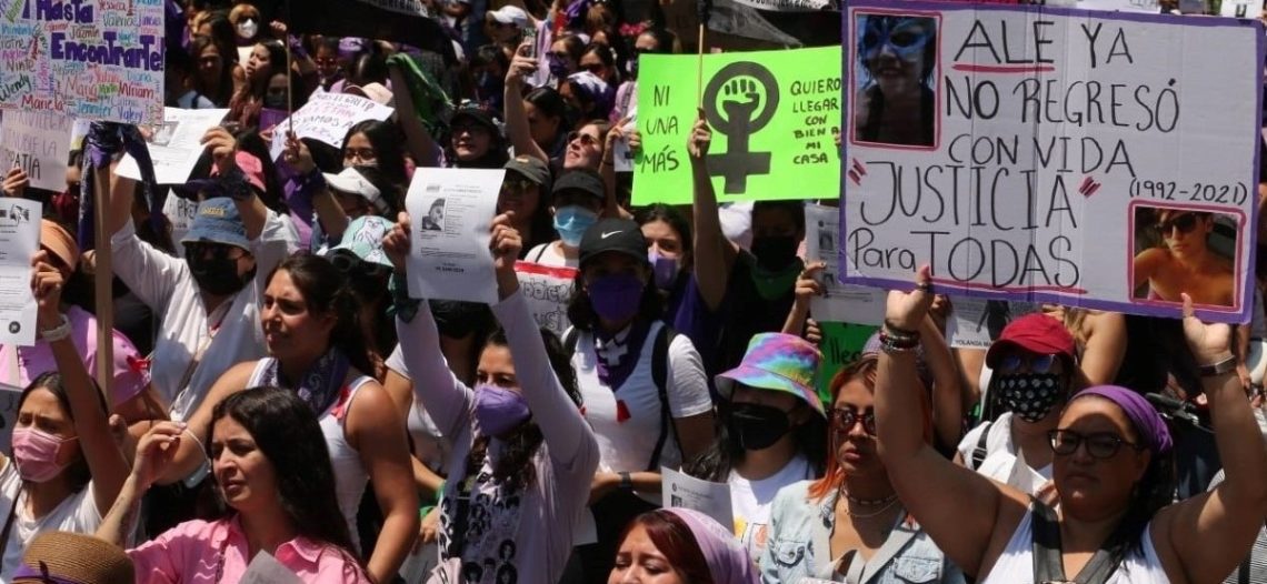 Exigen: “¡Ni una más!”; marchan contra feminicidios