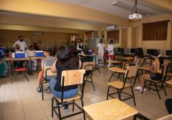 Inicia este lunes vacunación contra Covid-19 en planteles de educación básica