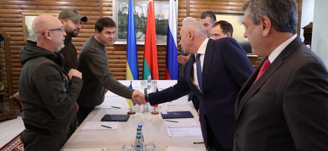 Rusia ofrece a Ucrania retomar negociaciones de paz