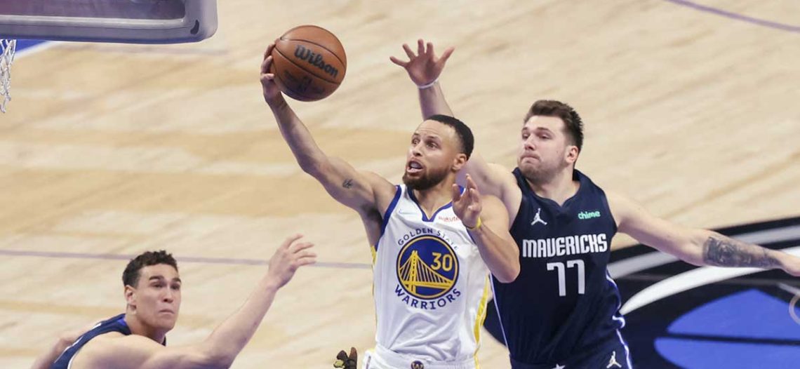 Warriors y Curry se ponen a un paso de las Finales