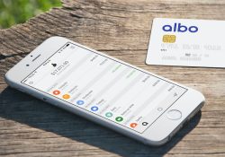 Neobancos conquistan a los más jóvenes