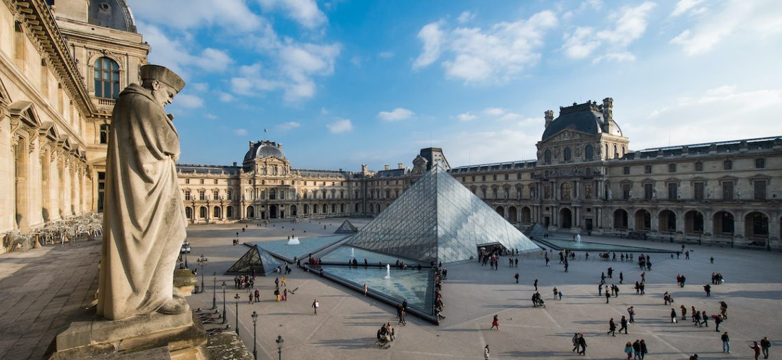 Exdirector del museo de Louvre es acusado en caso de tráfico de arte