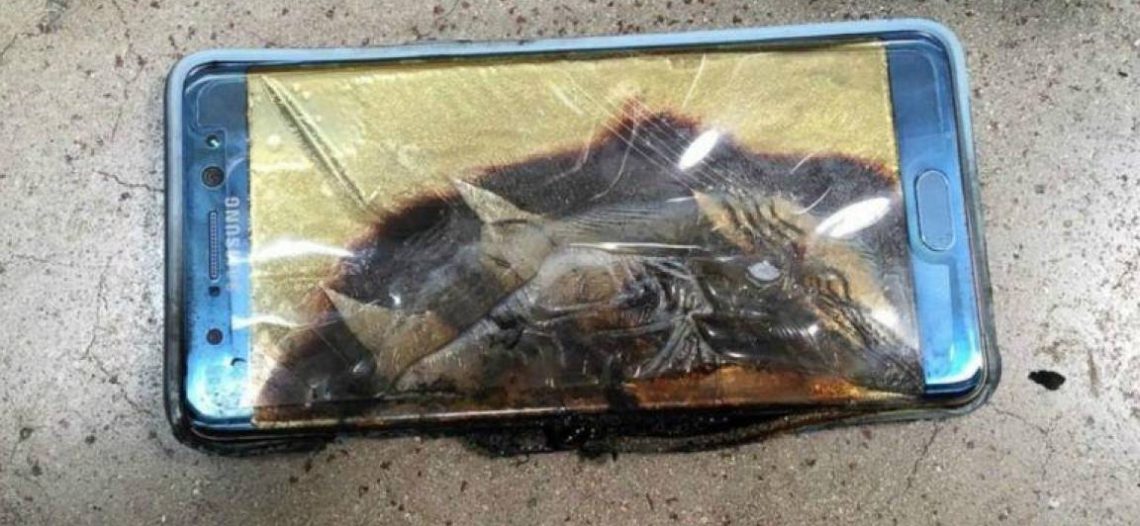 Muere mujer de NL cuando le explota en el rostro un teléfono celular