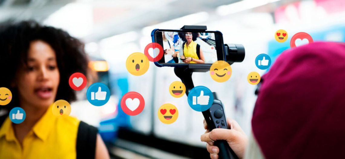 Morena busca que ‘influencers’ paguen impuestos