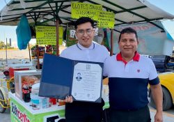 Joven agradece a su papá en conmovedor mensaje tras su graduación: “Todo salió de este puesto de elotes”