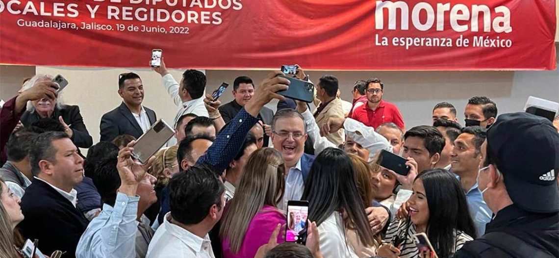 Ebrard presume que tiene ventaja en encuestas para ir por la presidencia en 2024