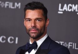 Ricky Martin estalla contra críticos de ‘Lightyear’ por beso lésbico