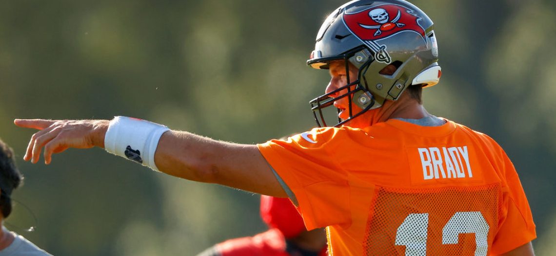 Brady ve unos Bucaneros más fuertes para buscar el SB