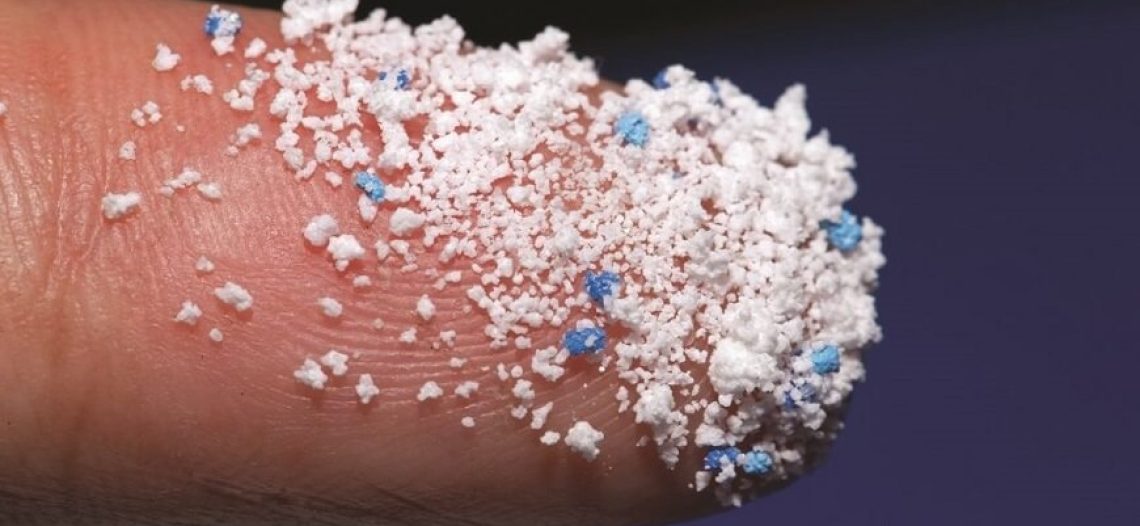 Encuentran por primera vez microplásticos en nieve fresca de la Antártida