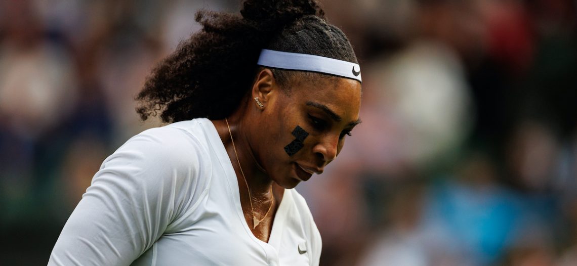 Serena Williams es eliminada en Wimbledon; elude hablar del retiro