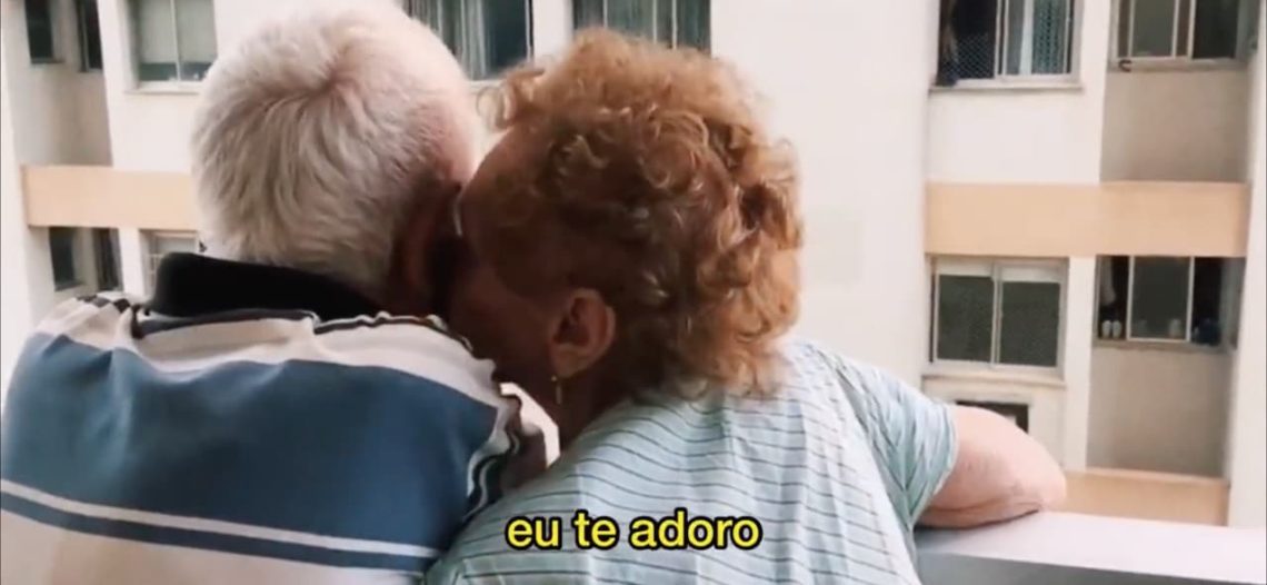 Abuelitos con Alzheimer se reconocen en un momento de lucidez: “El amor que siento por ti nunca se ha acabado”