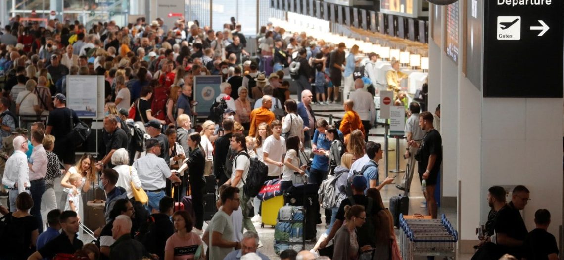 Falla informática paraliza los aeropuertos de Ginebra y Zúrich