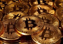 Buscan en EU poner freno a ‘furia bitcoin’