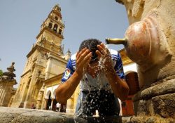 Termómetros superan 40 grados en España por ola de calor prematura