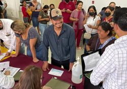 Entrega Ibcees becas a hijas e hijos de jornaleros en el Poblado Miguel Alemán
