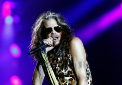 Steven Tyler termina rehabilitación por adicción