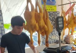 Pollería promociona curso de verano de broma y se vuelve viral por su ingenio