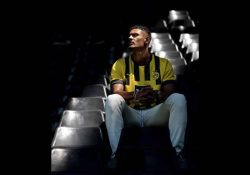 Detectan cáncer testicular a delantero del Borussia Dortmund