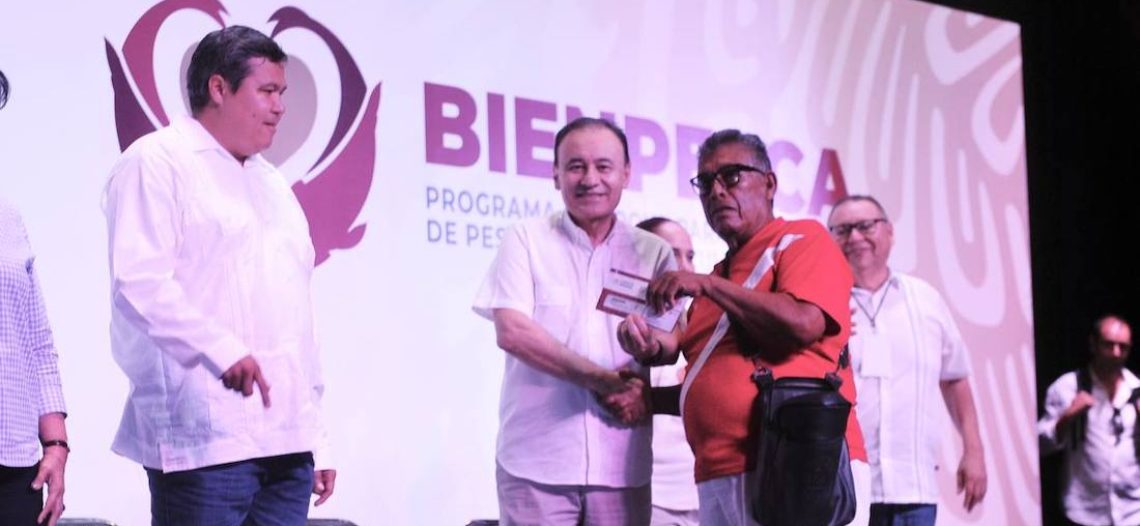 Entrega gobernador Alfonso Durazo 12 mdp en apoyos a pescadores de Guaymas