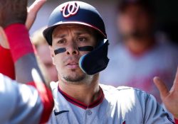 Joey Meneses logra tercia de dobletes
