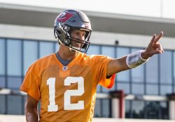 Tom Brady reaparece tras 11 días ausente de la pretemporada