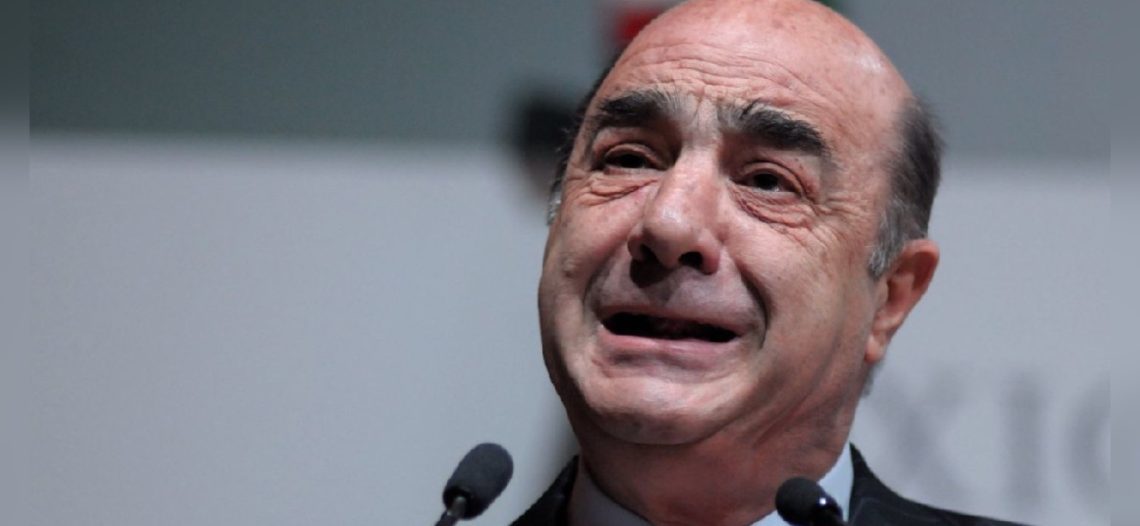 La FGR detuvo a Jesús Murillo Karam, exprocurador general de la República por el caso Ayotzinapa.