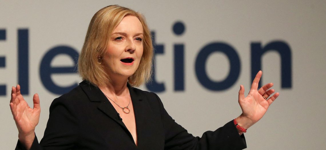 Liz Truss, canciller de GB, favorita para reemplazar a Boris Johnson