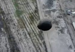 Investigan misterioso socavón de 25 metros de diámetro en Chile