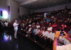 Entrega gobernador Alfonso Durazo 12 millones de pesos en apoyos a pescadores de Guaymas