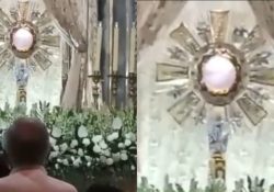 Creyentes católicos captan “milagro” durante misa en Zapotlanejo, Jalisco