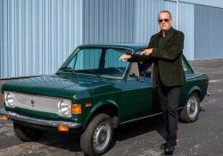 Tom Hanks vende su icónico Fiat que apareció en la película ‘The Post’