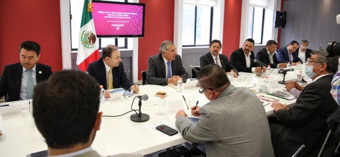 Se reúne secretario de Gobernación y gobernador Alfonso Durazo con mineros de Cananea