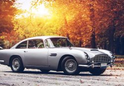 Subastan auto de James Bond por más de 63 millones de pesos