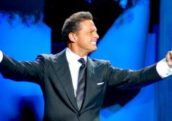 Luis Miguel regresaría en el 2023 con gira de conciertos