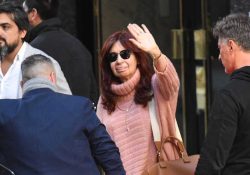 Atacante de Cristina Fernández planeó agresión con su novia, afirma jueza