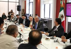 Se reúne secretario de Gobernación y gobernador Alfonso Durazo con mineros de Cananea