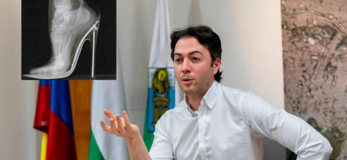 ‘Las preferimos sanas más que altas’, dice alcalde en Colombia a mujeres que usan tacones