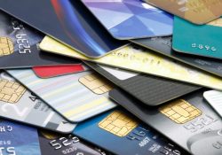 Detienen a funcionario acusado de pagar sus deudas con la tarjeta bancaria de su trabajo en Macul